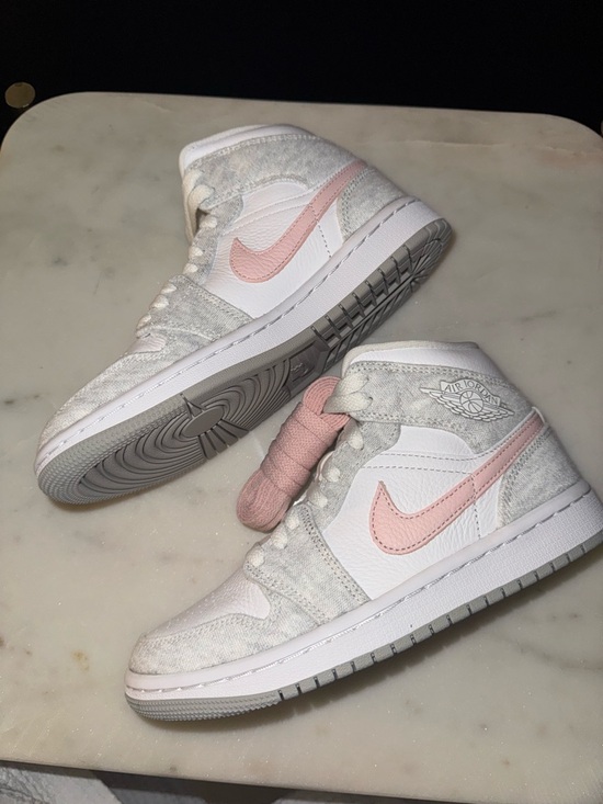 Jordan Shoes - Jordan 1 Mid Sneakers - White & Light Pink